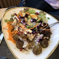 Falafel bowl  at Dean & David - Makartplatz in Salzburg