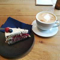 Vegan raspberry coconut tarte at Kijamii Kaffee in Witten
