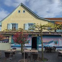 Outside seating at Andy's Place in Erlinsbach