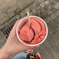 strawberry ice creamm  at Ilich in Maribor