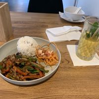 Lunch dish nr 2 (Vegan Gongbao chicken with bell pepper, onions, chili and peanuts) and vegan mango lassi at The Butterfly Lovers in Berlin