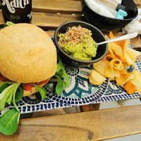 Curry vegburger at REVIV in Malaga