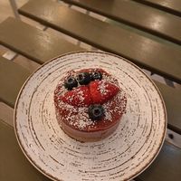 Berry cake at REVIV in Malaga