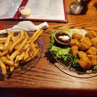 They have very few vegan options. The nuggets were the only vegan option. They do have a small vegetarian menu. at Abbey Road in Virginia Beach