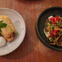 Empanada's en bloemkoolmousse met pulled oesterzwammen at De Nieuwe Kantine in Arnhem