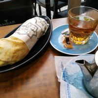 Falafel + té at Bar Mr. Dumbo in Zaragoza