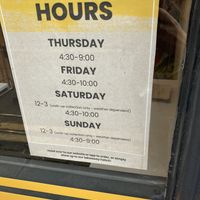 Opening hours  at Slow Rise Pizza in Lincoln