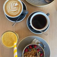 smoothie bowl, tropical smoothie, black filter coffee and oat latte at Stir - Chesterton in Cambridge
