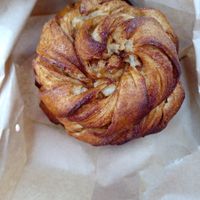 Buns (takeaway) at PUCK specialty coffee in Nijmegen