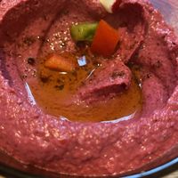 Humus mit rote Beete  at Yamama in Bremen