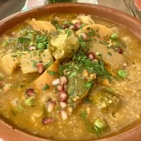 Veganer marokkanischer Schmortopf mit Couscouss  at Yamama in Bremen