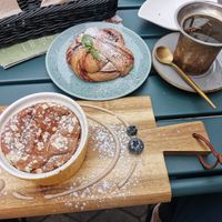 Baked Oats und Zimtschnecke at Snackwunder in Osnabrueck