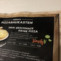 They use simply V vegan cheese for the vegan pizza  at Freddy Fresh Pizza in Goerlitz