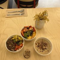 Yogurt, fruit, and oatmeal  at Yum Baaar in Segovia