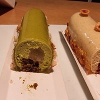 Matcha and green apple / Pumpkin and hazelnut at Eklerownia in Gdansk