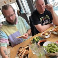 Edamame boontjes, vegan gluten-free brood met dips, vegan bieten kroketten & broccoli bites  at Strandpaviljoen Twaalf in Den Hoorn