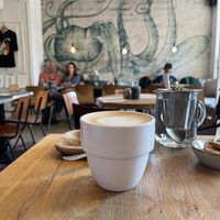 Kofffie en theee  at Pura Vida Foodbar - West in West-terschelling
