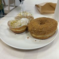 There’s no better afternoon treat than splitting Bloomer’s donuts with a coworker 😺  at Mos Mos Coffee in Toronto