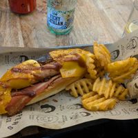 Hot dog texano, con bacon y queso cheddar at Beat in Lleida