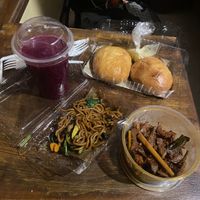 My order cost me less than £4. Dragon fruit juice, sweet buns, noodles and a spicy ‘chicken’ dish at Circle Point Vegan Eatery in Jimbaran