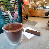 Chocolat chaud et chocolat poivre et sel at Bettina & Niccolò Corallo in Lisbon