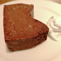 The chocolate gateaux at 2foods - Yaechika in Tokyo