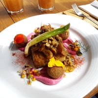 Mil folhas de batata, cantarelos e bolota at Cor de Tangerina in Guimaraes