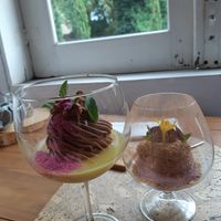 Mousse de alfarroba e mousse de amora at Cor de Tangerina in Guimaraes