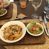 Salada velha, prato feio e apimentada   at Cor de Tangerina in Guimaraes