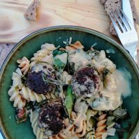 Almondegas de feijão com Fusilli at Cor de Tangerina in Guimaraes