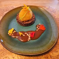 Crumble de avelã com sorvete de tangerina at Cor de Tangerina in Guimaraes