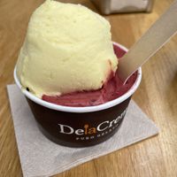 Fruta de la pasión y frambuesa con lima  at DelaCrem in Barcelona