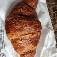 Blackberry and elderflower croissant at CheBon in Venice