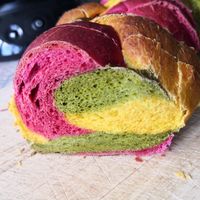 Vegan Zopf tricolore at Cool Bean at Markthalle in Basel