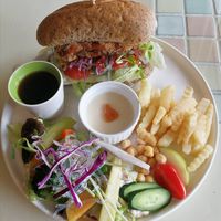 Teriyaki vegan fish burger with salad and fries at Shū Shānghào - 蔬商號 in Hualien