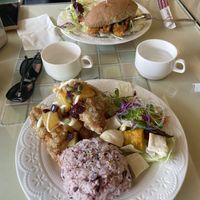 Tempeh sandwich and shrimp and rice plate  at Shū Shānghào - 蔬商號 in Hualien