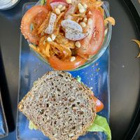Drei-Tomaten-Sandwichh #Veganuary at Brot & Stühle in Ulm