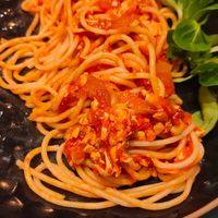 Spaghetti con tofu ahumado at Porta Ferro in Manresa