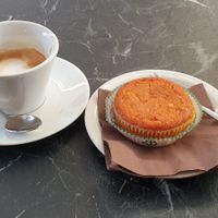 Vegan carrot cake at Caffe Scala in Verona