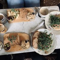 2 vegan food options available (1 of them additionally possible with cheese), Cappuccino with oat milk available  at Den Gamle Koebmandsgaard in Aeroeskoebing