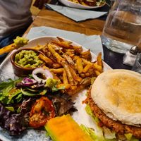 Hambuger vegan at Le Cachotier in Carcassonne
