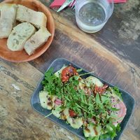 Zucchini 🥒 and Beet Carpaccio with Arugula 🥬, Dried Tomatoes 🍅 and a Delicious Vinaigrette 🫒 at Le Cachotier in Carcassonne