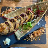 Tempura mini roll Sake (außen), Tempura big roll Udumbara (Mitte) at Udum in Cologne