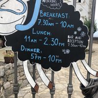 Mind opening hours  at Tramontana in Cres