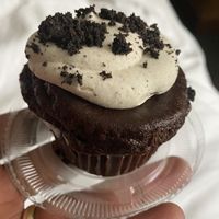 Cupcake  at Scoops Dessert Bar in Chicago