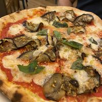 Melanzana (eggplant with tomato sauce base and fresh basil) at A GoGò Pizzabar in Mallorca