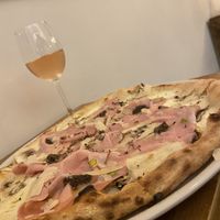 Non vegan Pizza for my girlfriend which eats everything. So Great choice for People which have different food preferences  at A GoGò Pizzabar in Mallorca