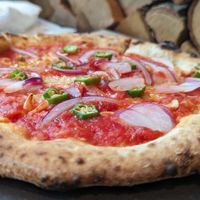 Marinara base with veggie toppings at 800 Degrees in Yokohama