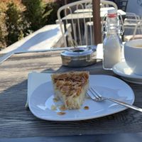 Apfeltarte vegan 🌱  at Tiny Soul Cafe & Deli in Kochel Am See