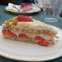 Erdbeerkuchen & Kokosmilchreiskuchen  at Tiny Soul Cafe & Deli in Kochel Am See